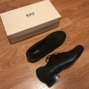 Bloch tap shoes